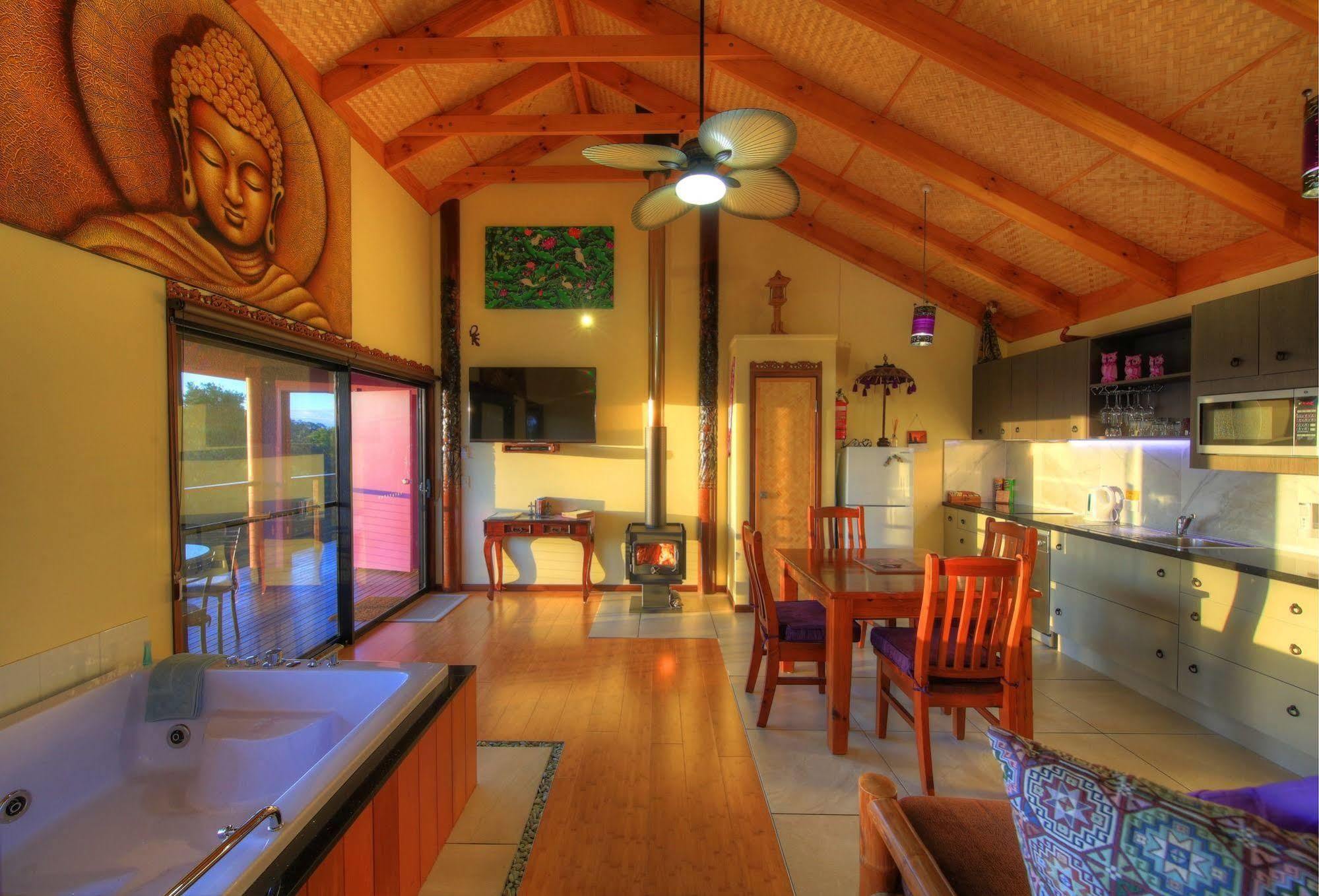 Maleny Tropical Retreat Bed & Breakfast Exterior photo